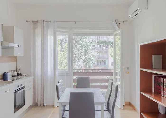 Pelizzi Apartment, 5 Persone, 2 Camere, Balcone, Cinecittà Apartamento Roma
