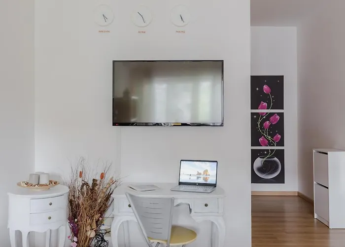 Pelizzi Apartment, 5 Persone, 2 Camere, Balcone, Cinecittà * Roma