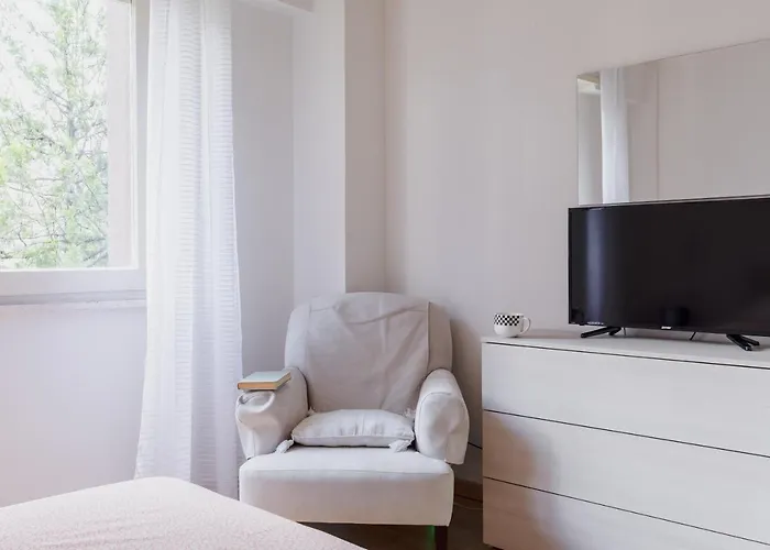 Pelizzi Apartment, 5 Persone, 2 Camere, Balcone, Cinecittà Roma