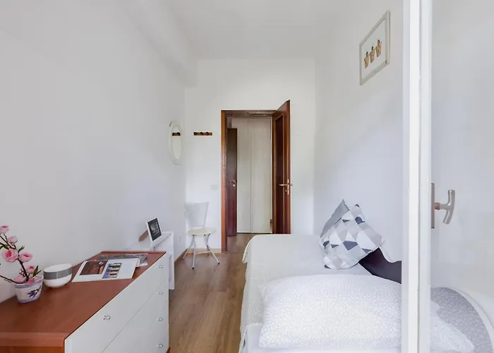 Pelizzi Apartment, 5 Persone, 2 Camere, Balcone, Cinecittà Apartamento Roma