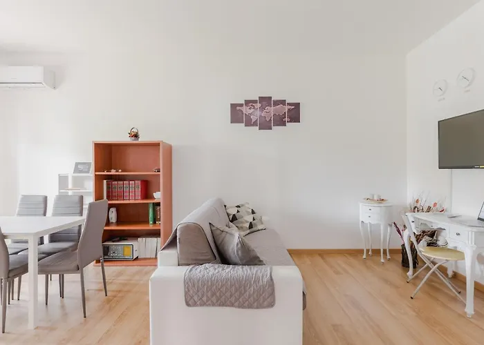 Apartamento Pelizzi Apartment, 5 Persone, 2 Camere, Balcone, Cinecittà Roma